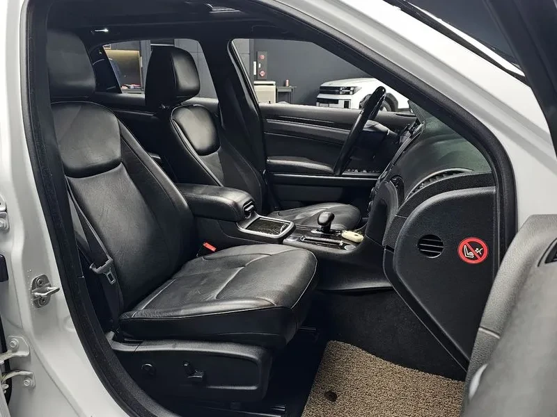 Chrysler 300c 3.6 Prestige - изображение 10