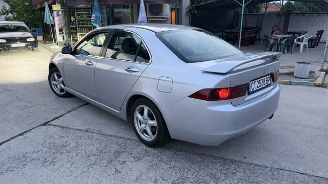 Honda Accord, снимка 2 - Автомобили и джипове - 55347380