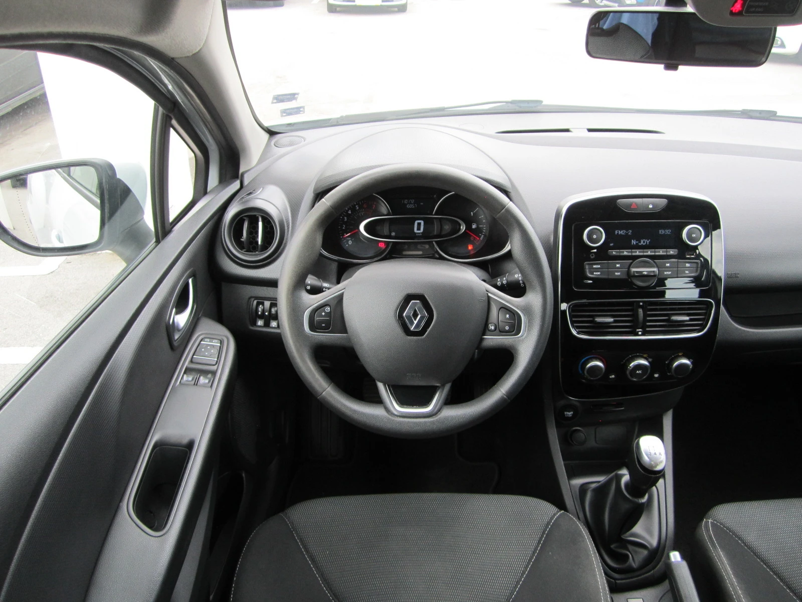 Renault Clio 0.9 Tce - изображение 9