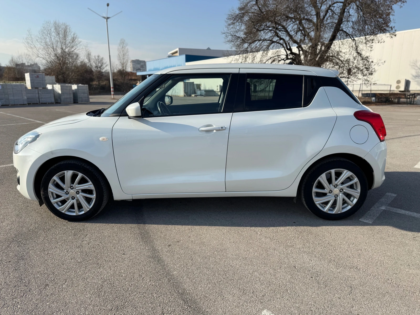 Suzuki Swift 1.2i-HYBRID-2021-NAVI - изображение 7