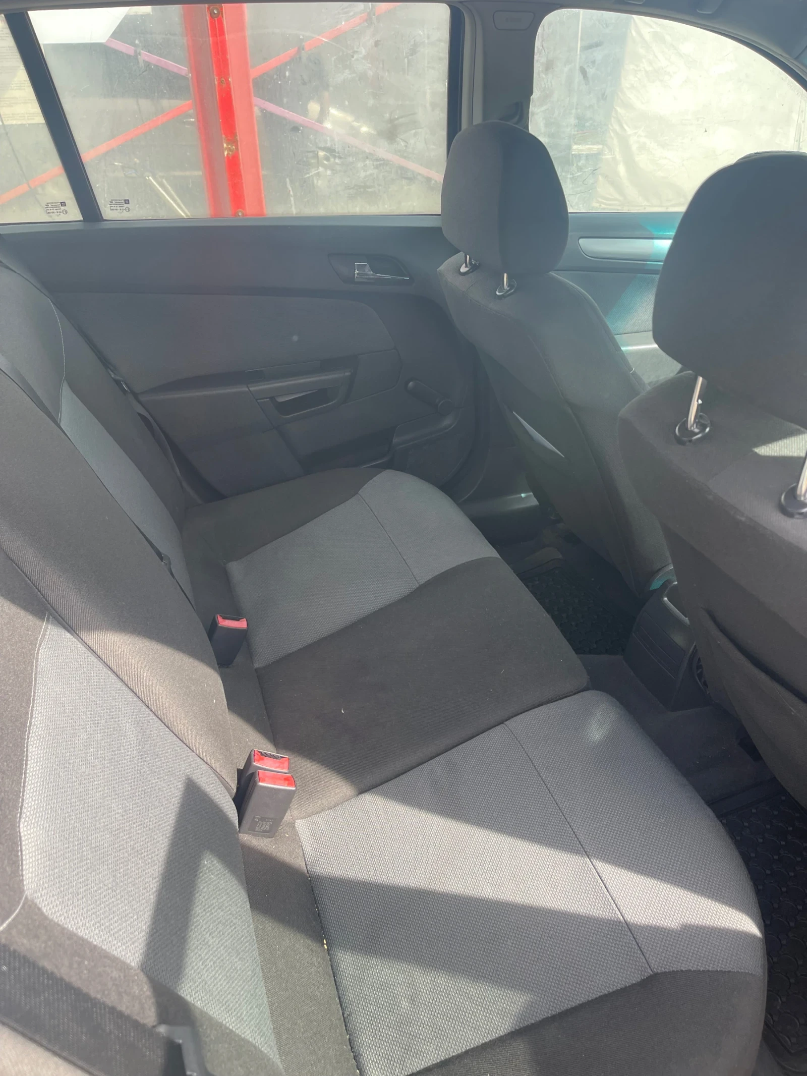 Opel Astra 1.6 АВТОМАТИК-ГАЗ - изображение 4