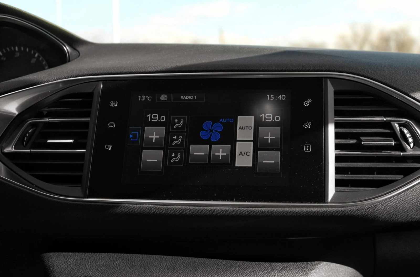 Peugeot 308 1.6 HDI - изображение 7
