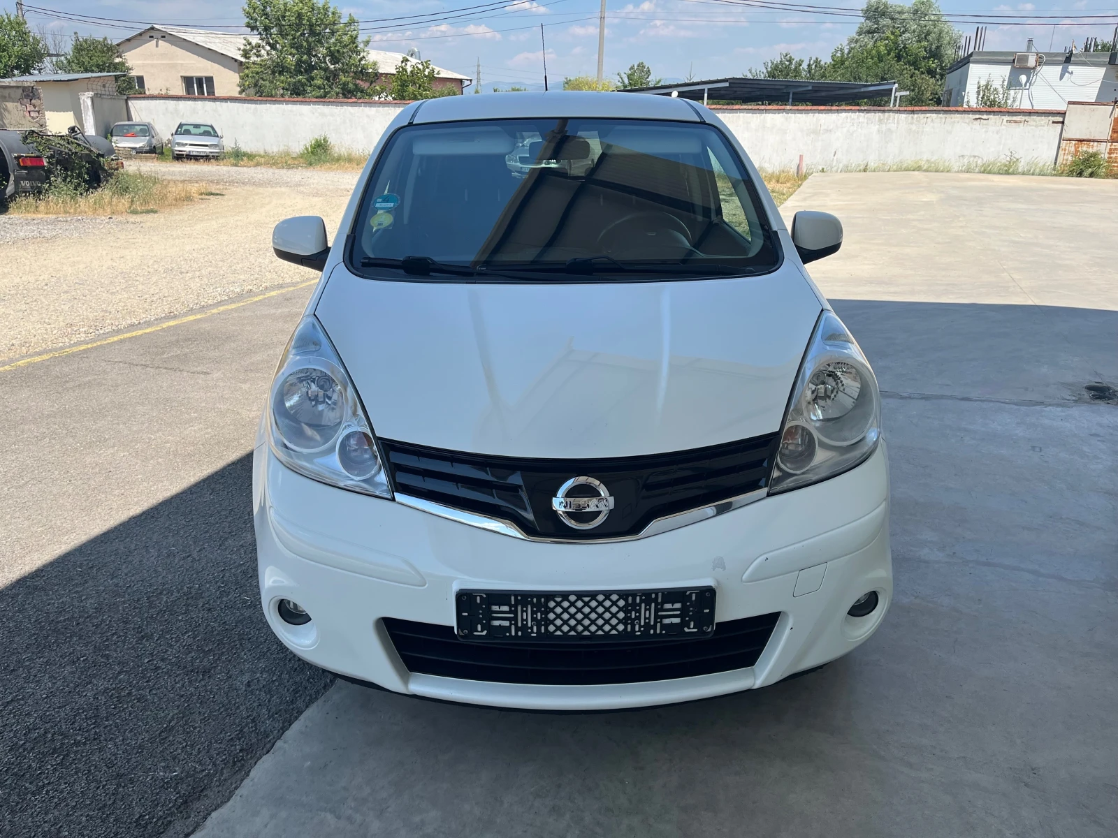 Nissan Note 1.6i ФЕЙСЛИФТ - изображение 2
