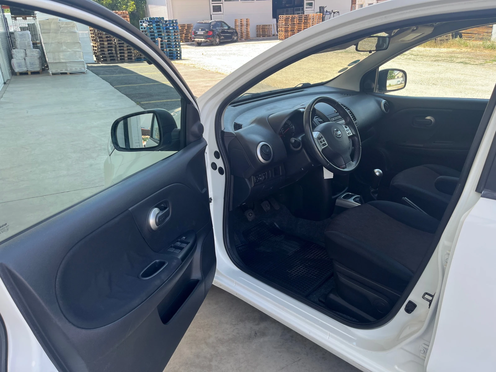 Nissan Note 1.6i ФЕЙСЛИФТ - изображение 7