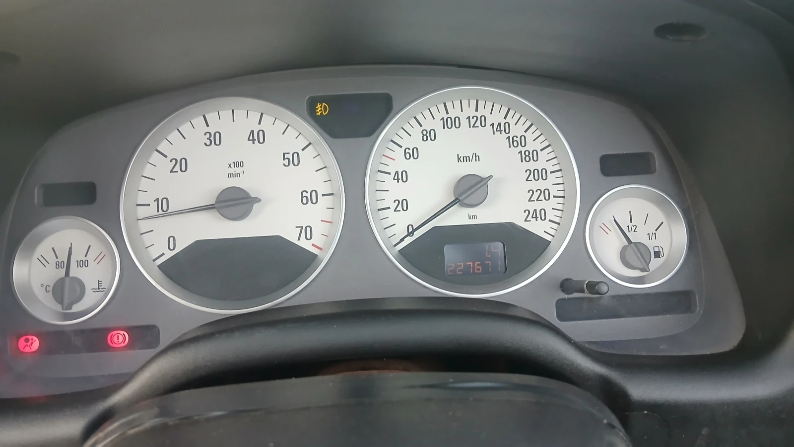 Opel Astra 1.6 i 101кс - изображение 6