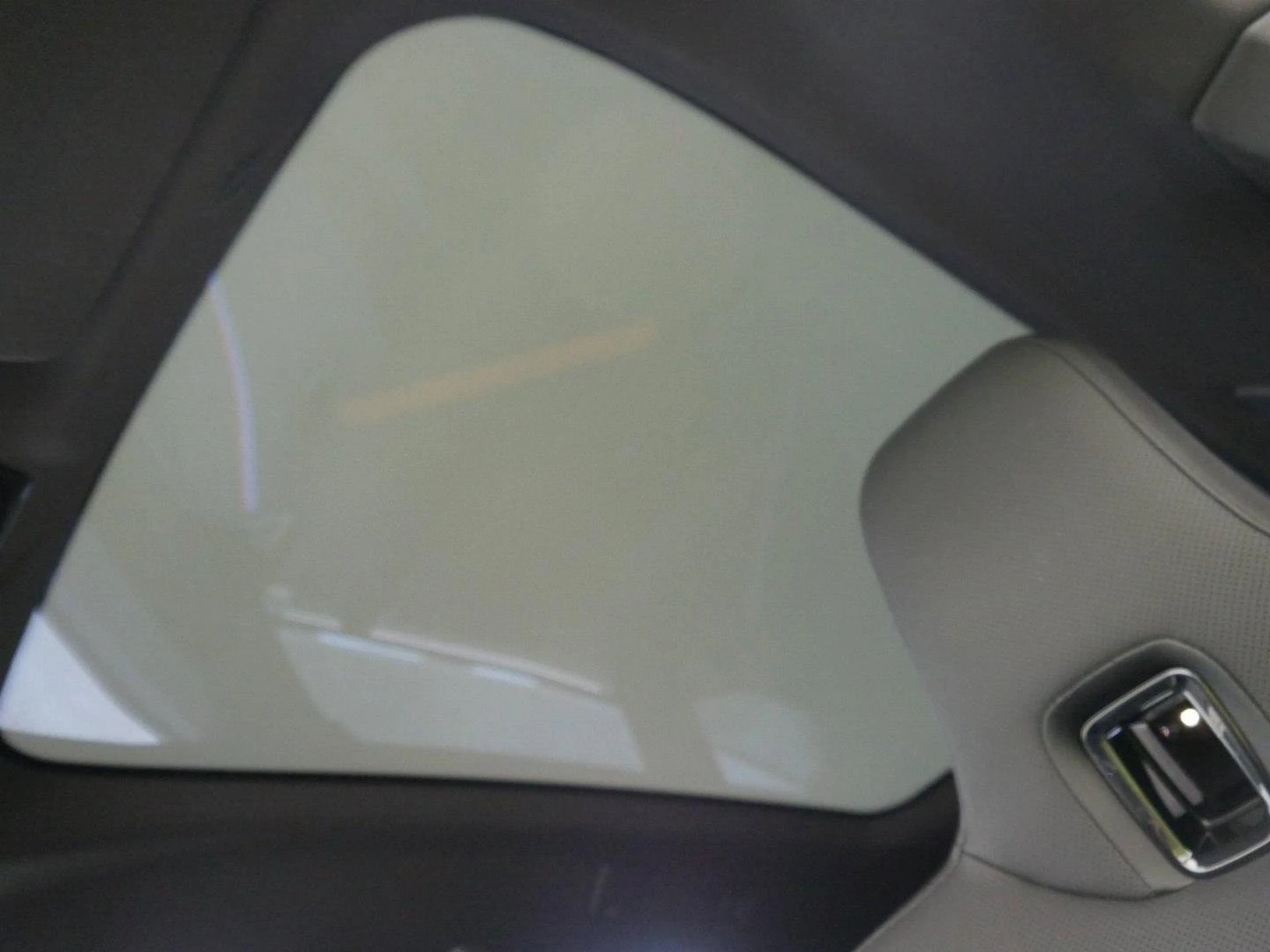 BMW iX xDrive60/FACELIFT/M-SPORT/B&W/PANO/ICONIC GLOW/ - изображение 8