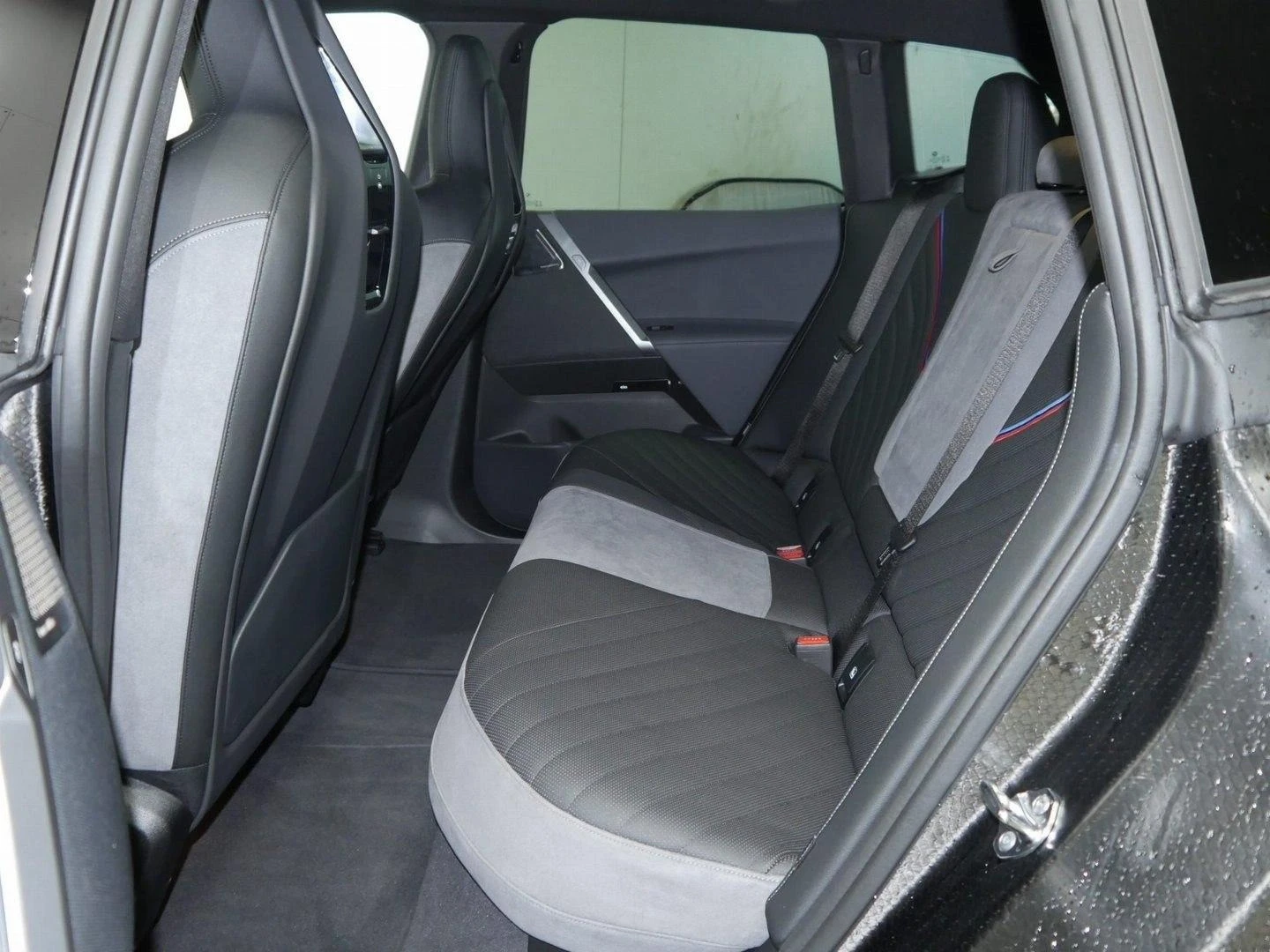 BMW iX xDrive60/FACELIFT/M-SPORT/B&W/PANO/ICONIC GLOW/ | Mobile.bg   11