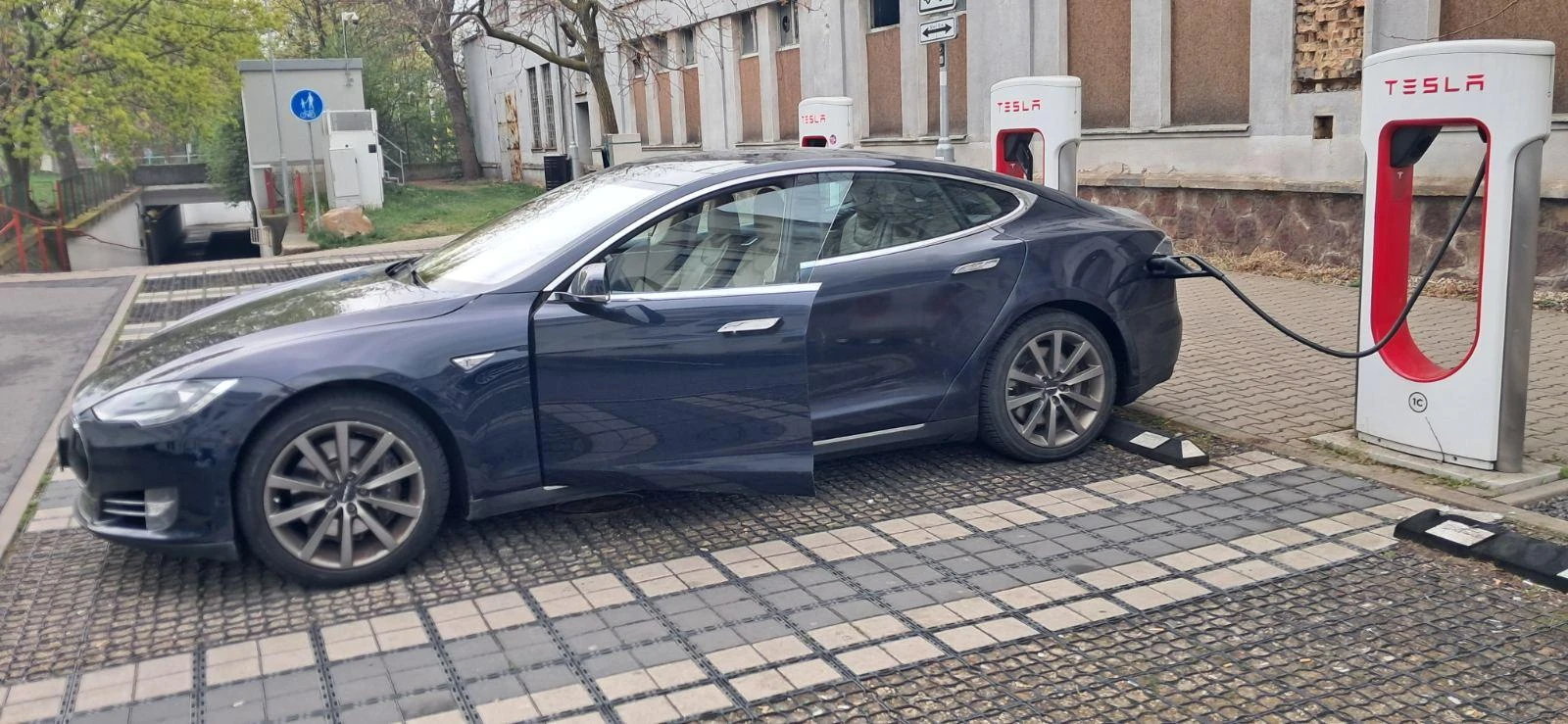 Tesla Model S �85 ��������� ���������+ ��������� | Mobile.bg � ����������� 9