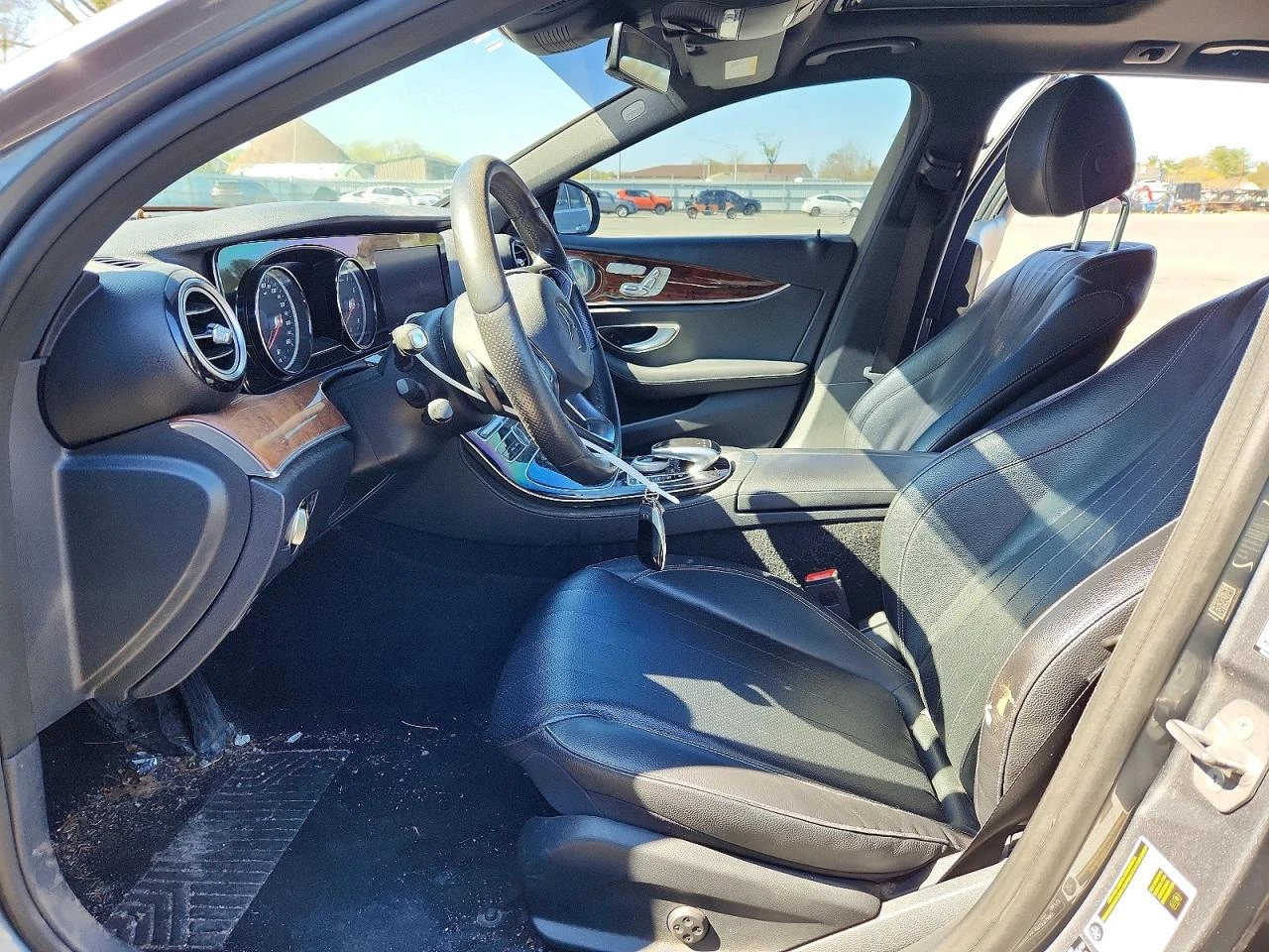 Mercedes-Benz E 400 AMG* BURMESTER* 4MATIC, снимка 8 - Автомобили и джипове - 54451609