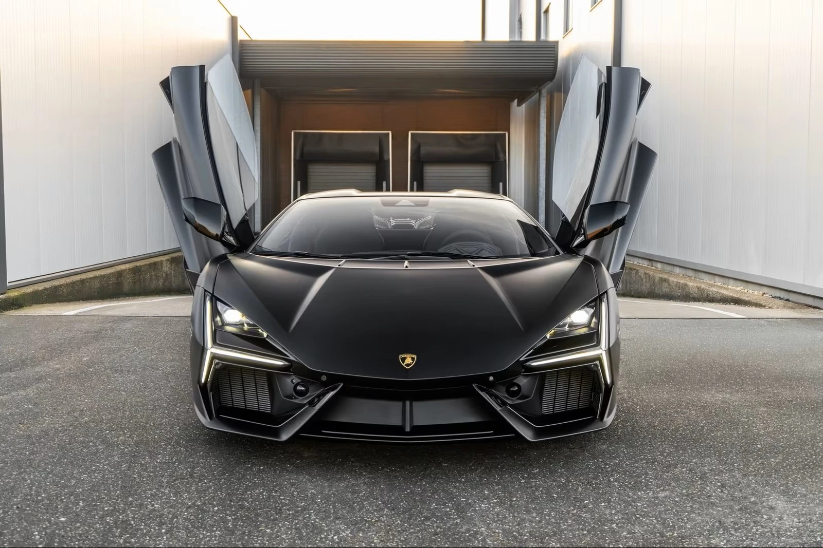 Lamborghini Revuelto Nero Helene Carbon, снимка 5 - Автомобили и джипове - 54969215