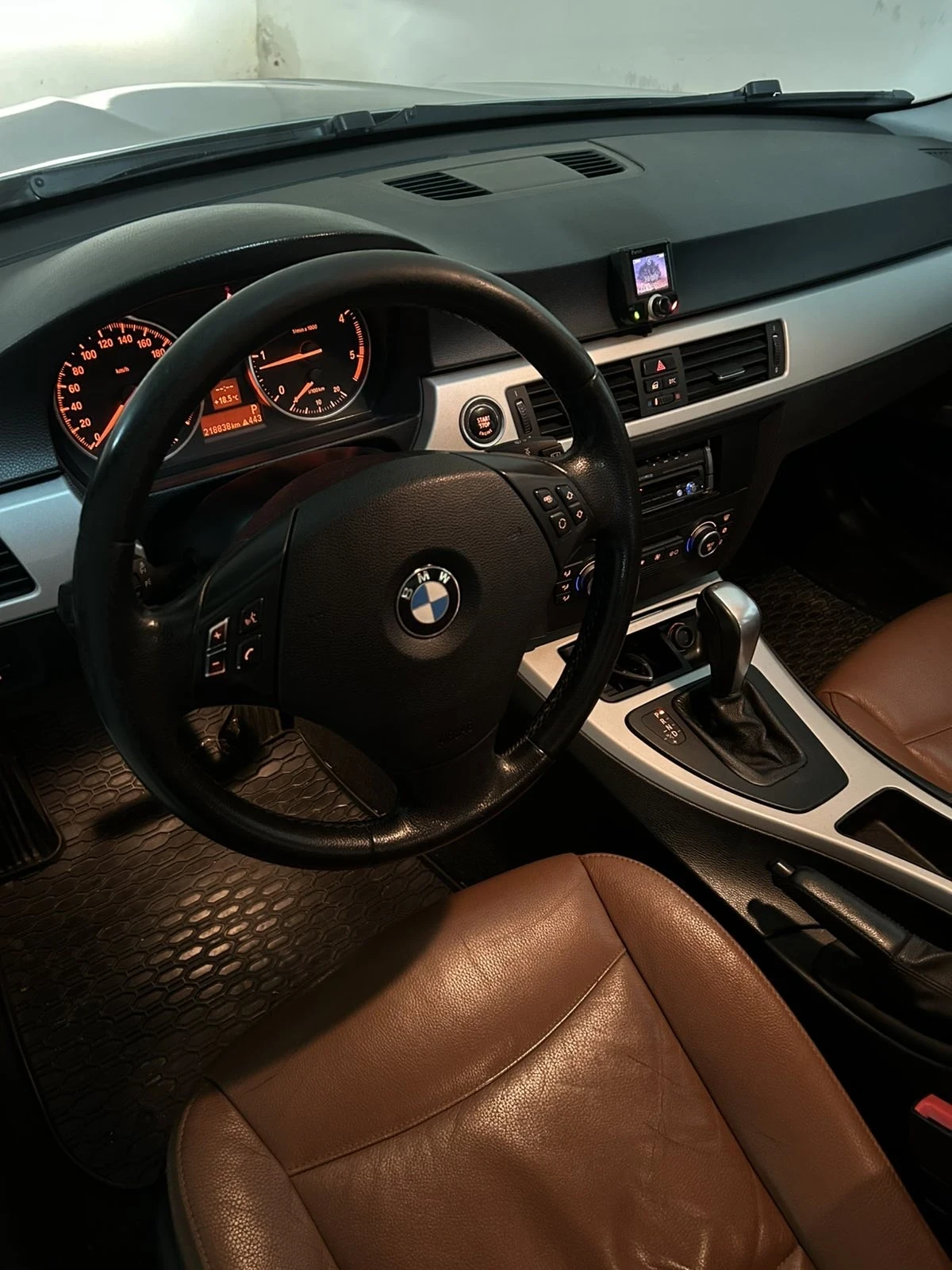 BMW 320, снимка 7 - Автомобили и джипове - 55824118