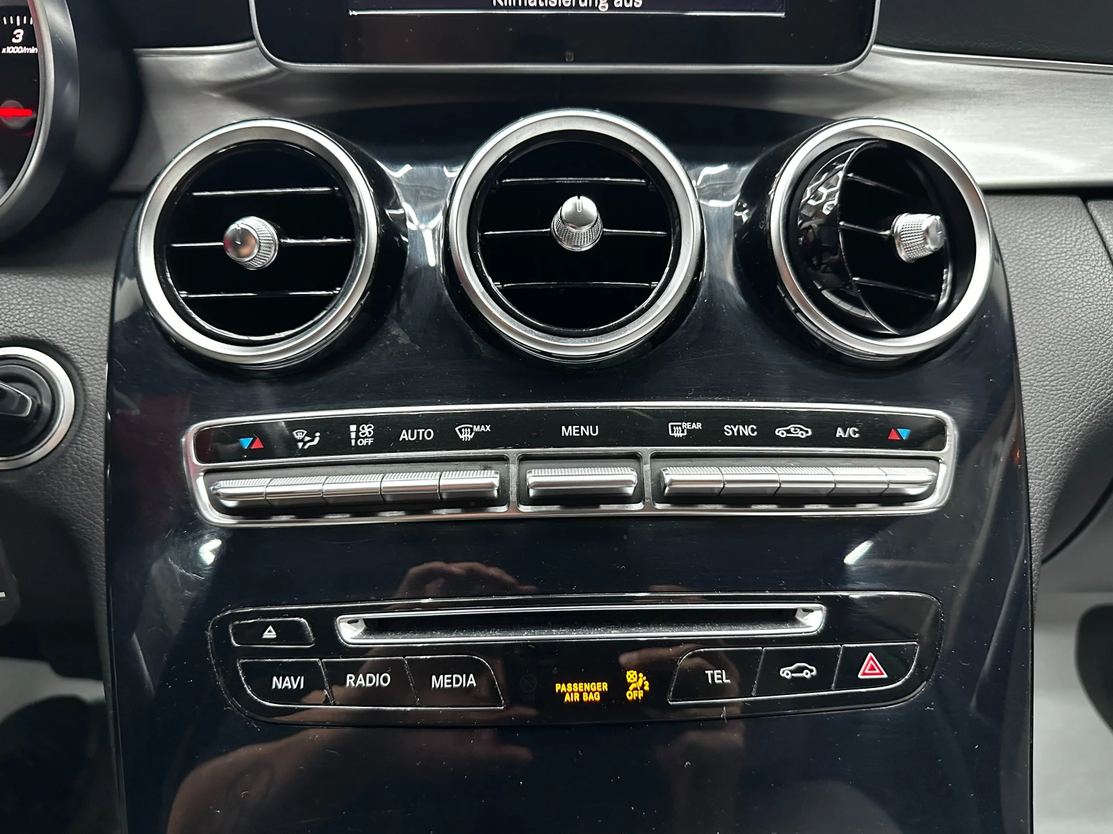 Mercedes-Benz C 220 CDI/AMG/ГАРАНЦИЯ/Сервизна история/Внос от Австрия, снимка 13 - Автомобили и джипове - 56104885