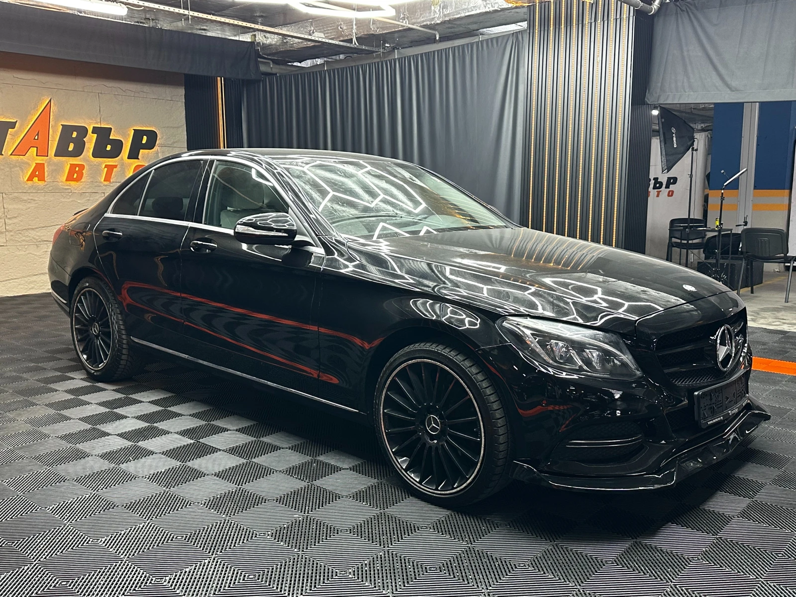 Mercedes-Benz C 220 CDI/AMG/ГАРАНЦИЯ/Сервизна история/Внос от Австрия, снимка 4 - Автомобили и джипове - 56104885