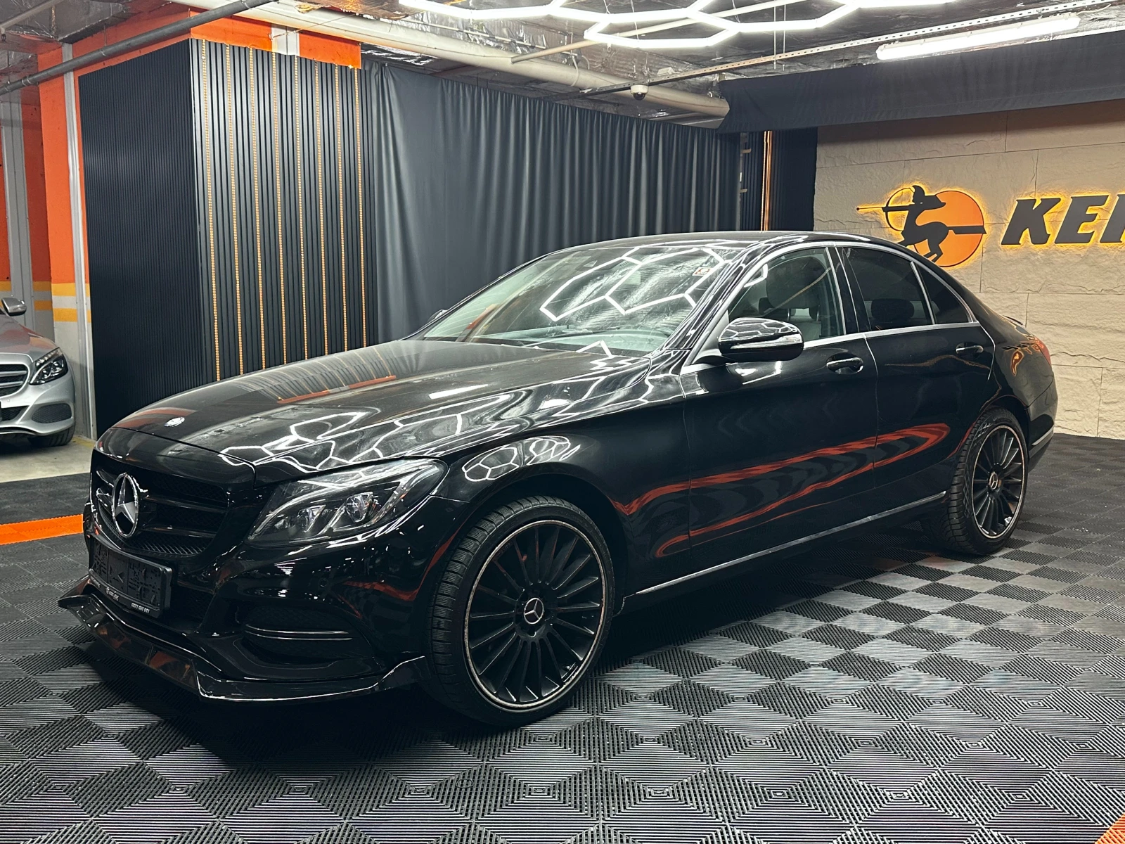 Mercedes-Benz C 220 CDI/AMG/ГАРАНЦИЯ/Сервизна история/Внос от Австрия, снимка 3 - Автомобили и джипове - 56104885