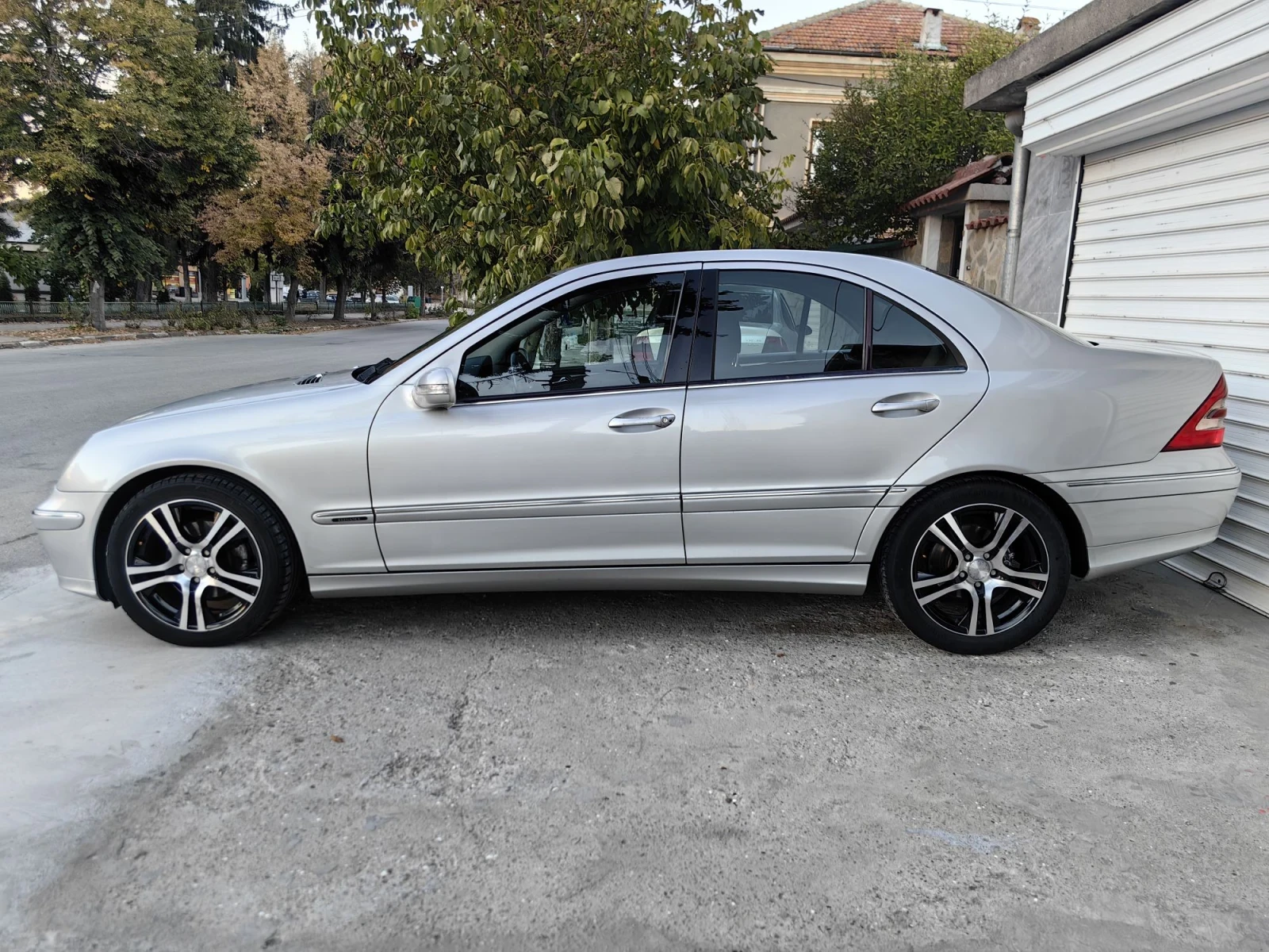 Mercedes-Benz C 220 C-220cdi 150kc Automatic, снимка 4 - Автомобили и джипове - 56342695