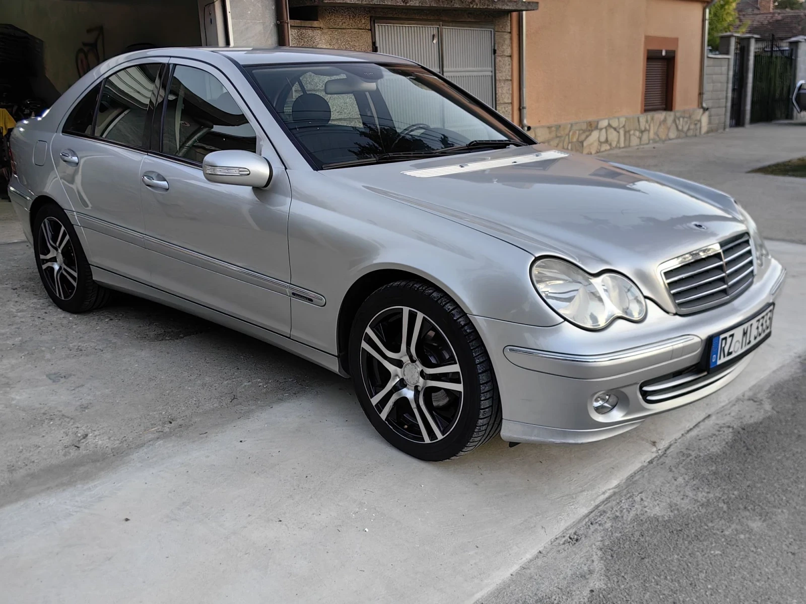 Mercedes-Benz C 220 C-220cdi 150kc Automatic, снимка 8 - Автомобили и джипове - 56342695