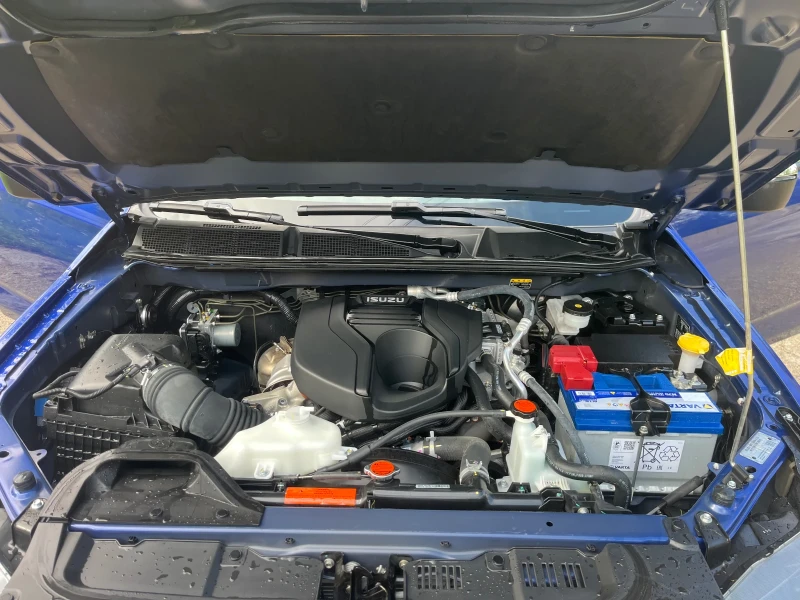 Isuzu D-max, снимка 15 - Автомобили и джипове - 50652344