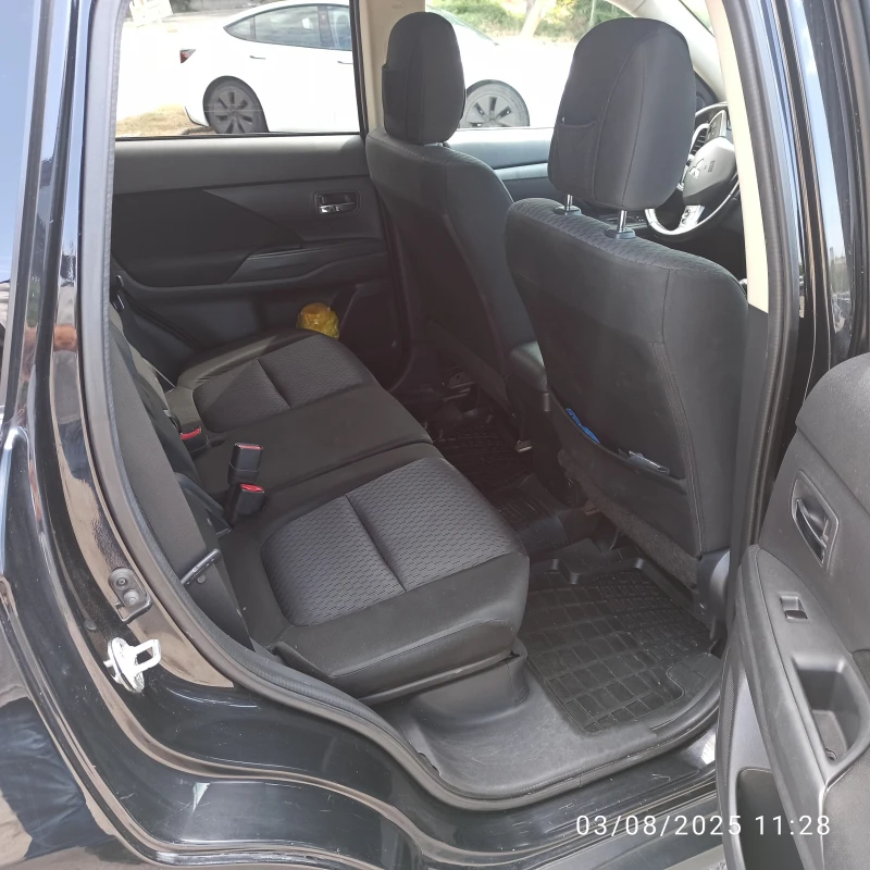 Mitsubishi Outlander, снимка 16 - Автомобили и джипове - 50919841
