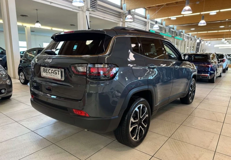 Jeep Compass 1.5 бензин хибрид, снимка 2 - Автомобили и джипове - 51366411