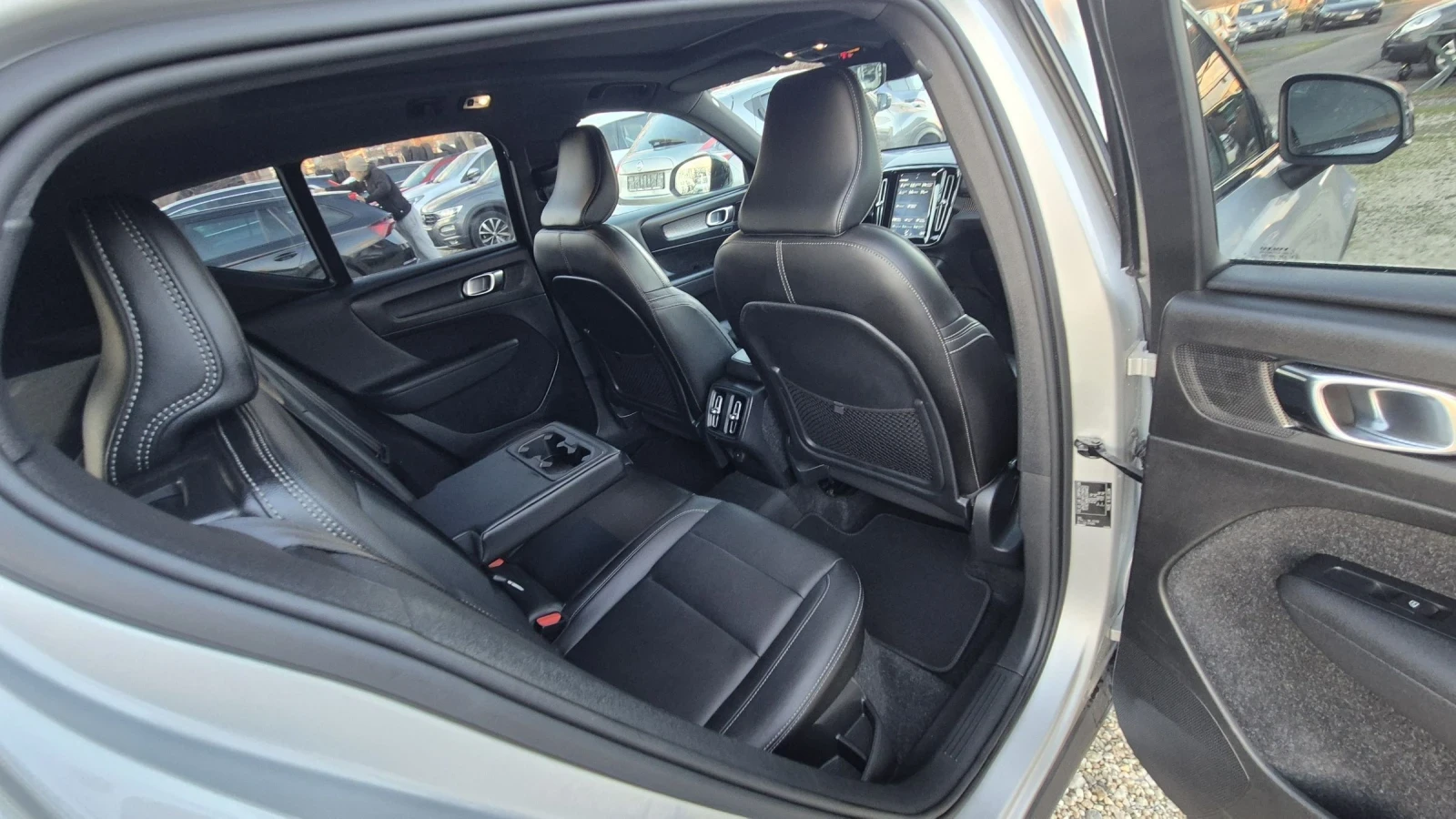 Volvo XC40 2.0 D4 R-DESING FULL ������ ��.������ �����  | Mobile.bg � ����������� 12