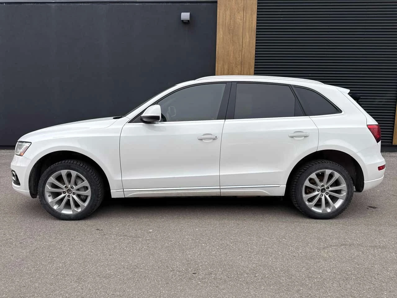 Audi Q5  2.0T Technik /CAMERA/МЪРТВА ТОЧКА , снимка 2 - Автомобили и джипове - 53983132