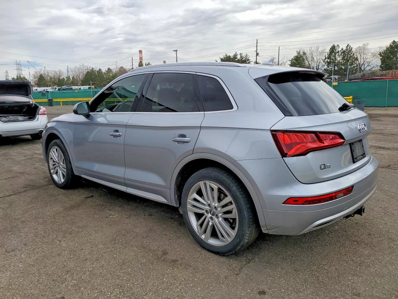 Audi Q5 2.0l Premium Plus, снимка 2 - Автомобили и джипове - 54194103