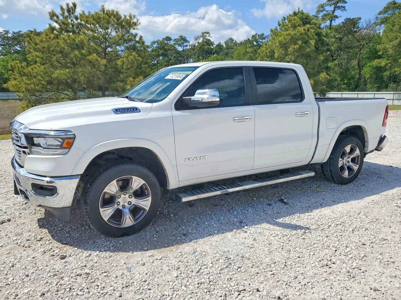 Dodge RAM 1500 Laramie 4x4 Crew Cab 5'7" Box