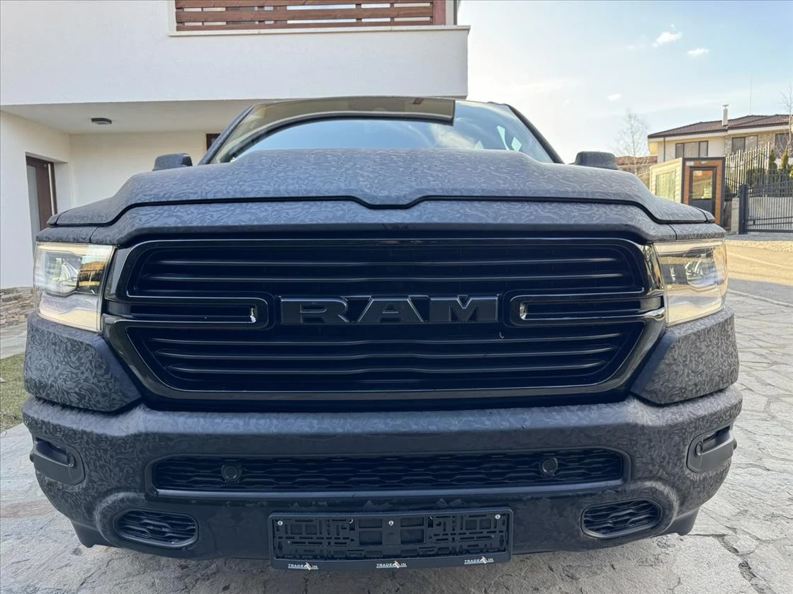 Dodge RAM 1500 5.7 Sport Crew Cab Night Edition, снимка 2 - Автомобили и джипове - 54500064