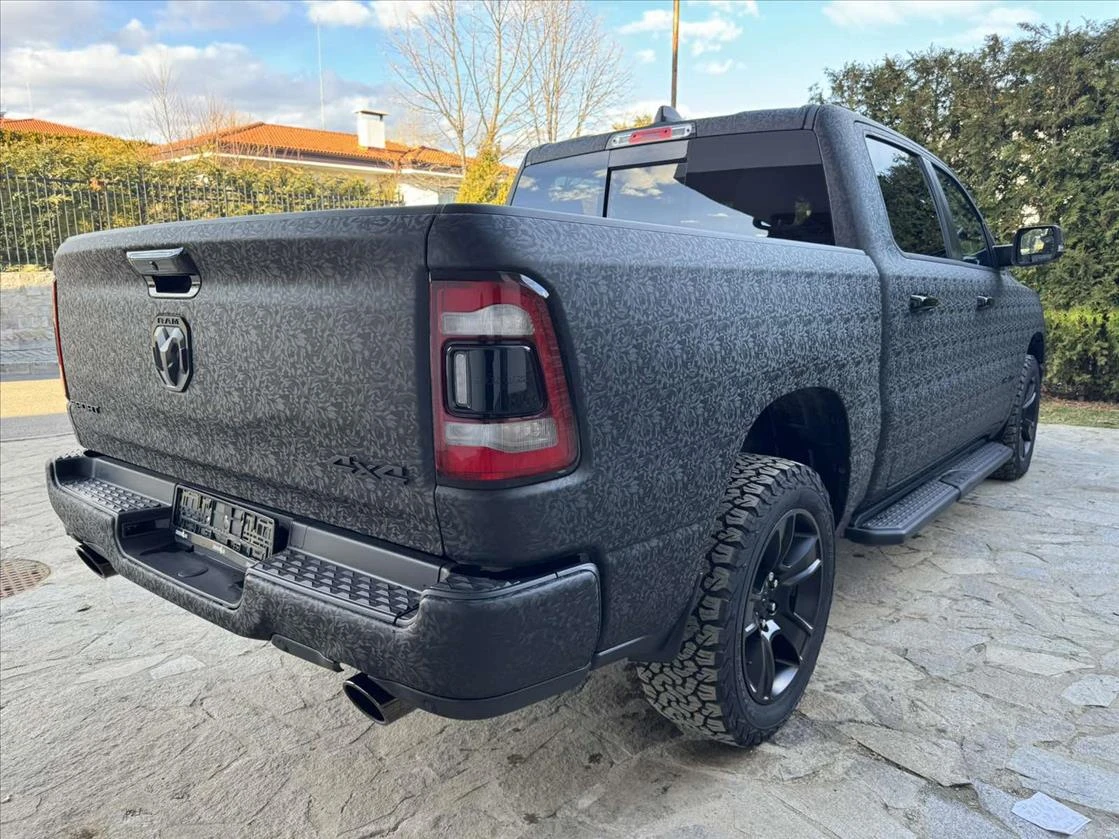 Dodge RAM 1500 5.7 Sport Crew Cab Night Edition, снимка 4 - Автомобили и джипове - 54500064