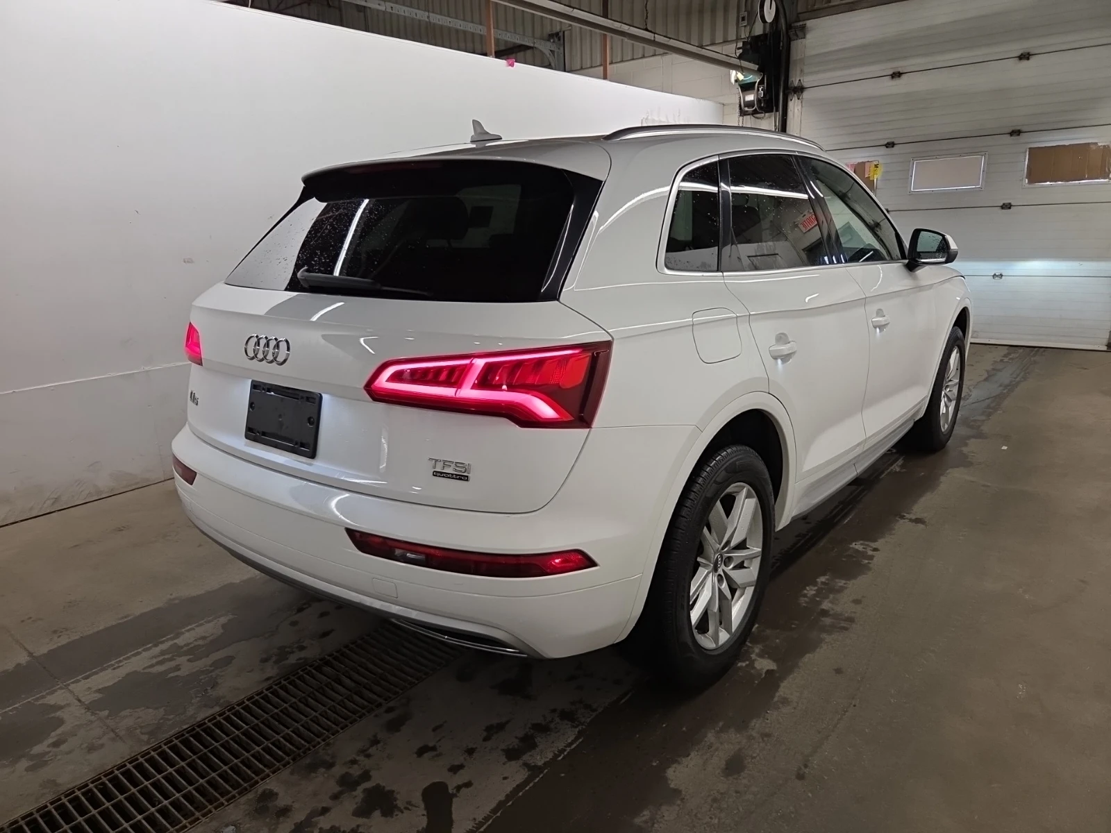 Audi Q5 KOMFORT, снимка 5 - Автомобили и джипове - 54721240