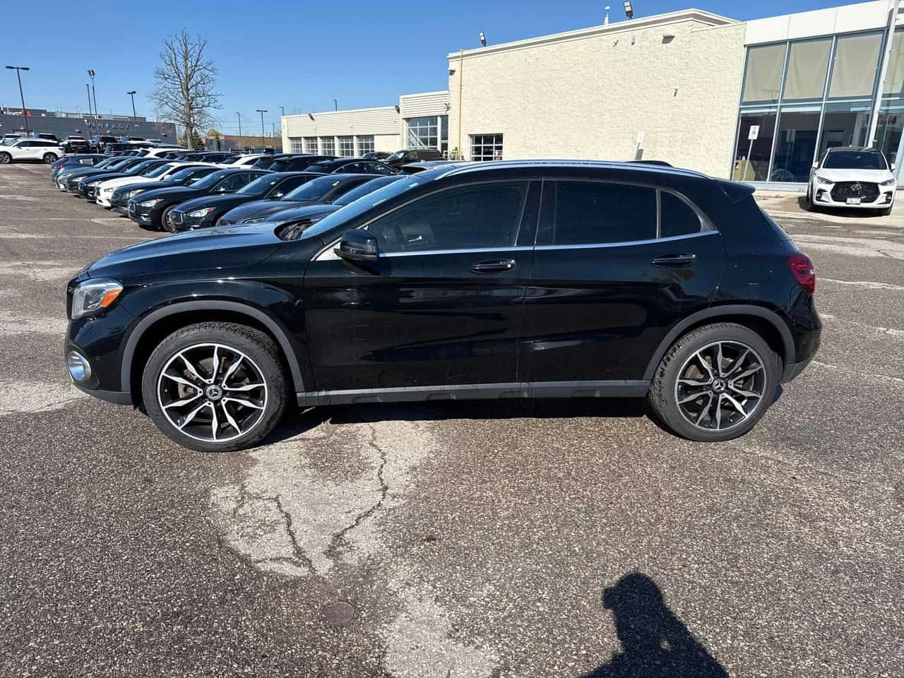 Mercedes-Benz GLA 250 4MATIC/ПАНОРАМА/ПОДГРЕВИ/АВТОФИНАНСИРАНЕ, снимка 3 - Автомобили и джипове - 54728649