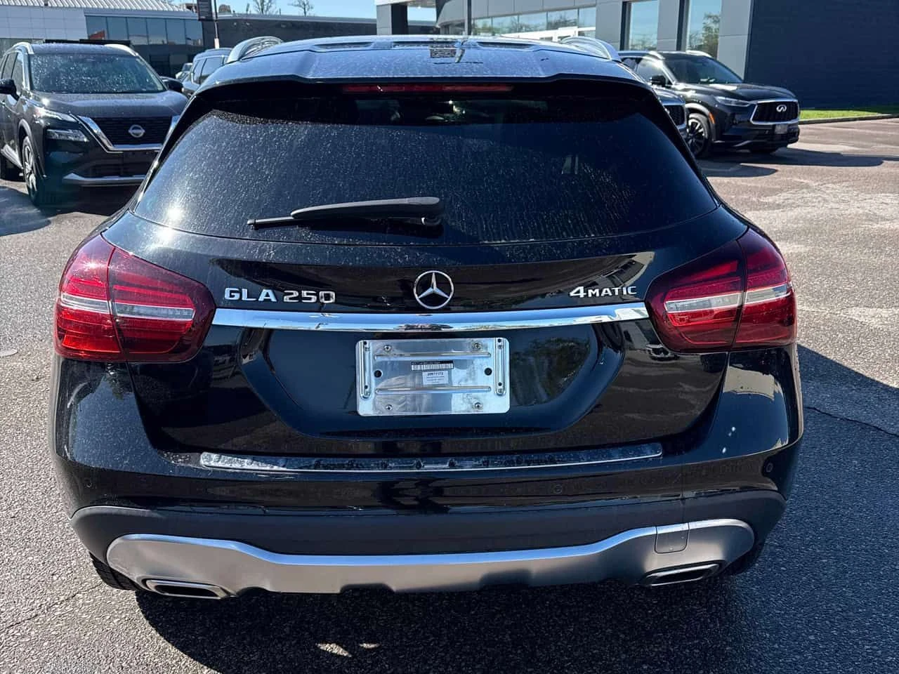 Mercedes-Benz GLA 250 4MATIC/ПАНОРАМА/ПОДГРЕВИ/АВТОФИНАНСИРАНЕ, снимка 5 - Автомобили и джипове - 54728649