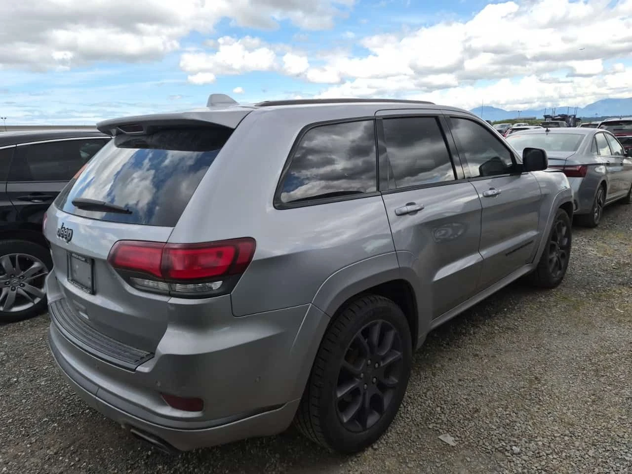 Jeep Grand cherokee HIGH ALTITUDE/CARFAX /ФИНАНСИРАНЕ, снимка 3 - Автомобили и джипове - 54884616