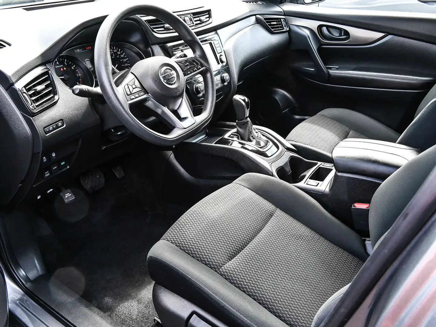 Nissan Qashqai S* AWD* ПОДГРЕВ* CARPLAY, снимка 7 - Автомобили и джипове - 55378143