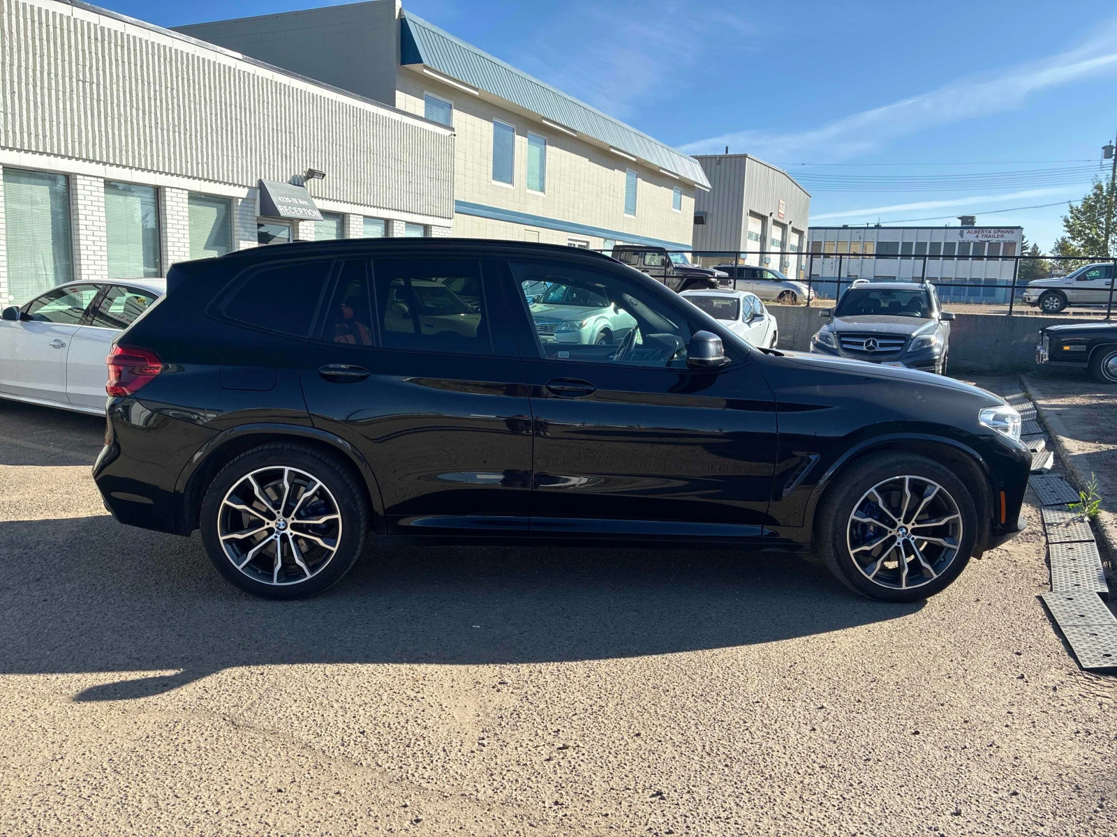 BMW X3 М ПАКЕТ/xDrive30i/CARFAX/ЧЕРНО С ЧЕРВЕНО/ПАНОРАМА, снимка 3 - Автомобили и джипове - 56122291
