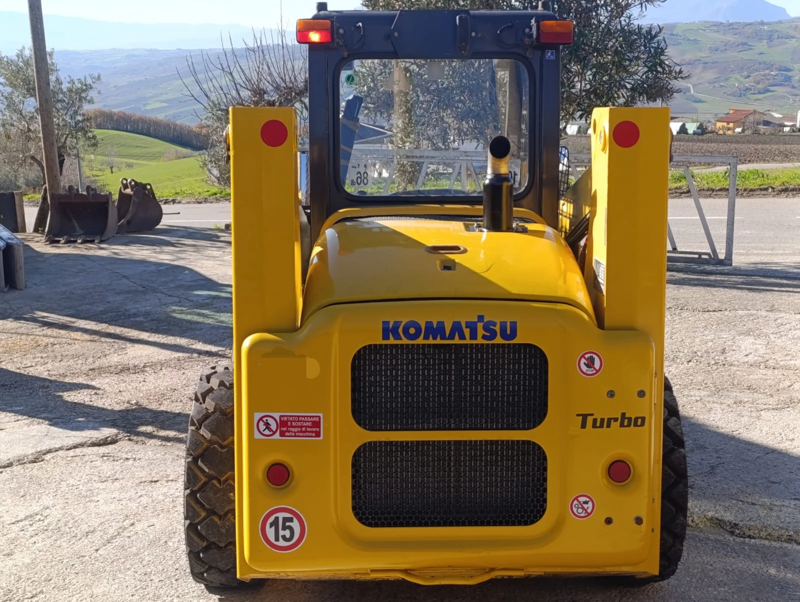 Мини челни товарачи Komatsu SK-815-16V-TURBO-HF-2 SPEED1600часа. - изображение 5