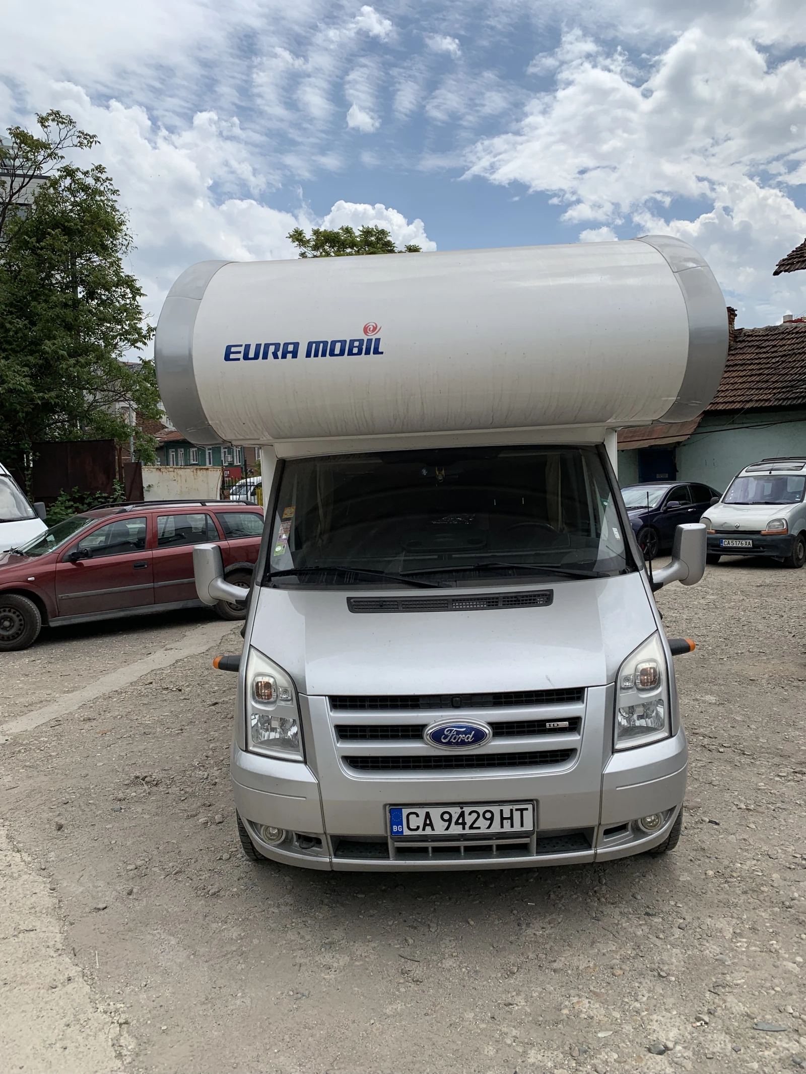 Кемпер Euramobil 660 HB, снимка 3 - Каравани и кемпери - 53944159