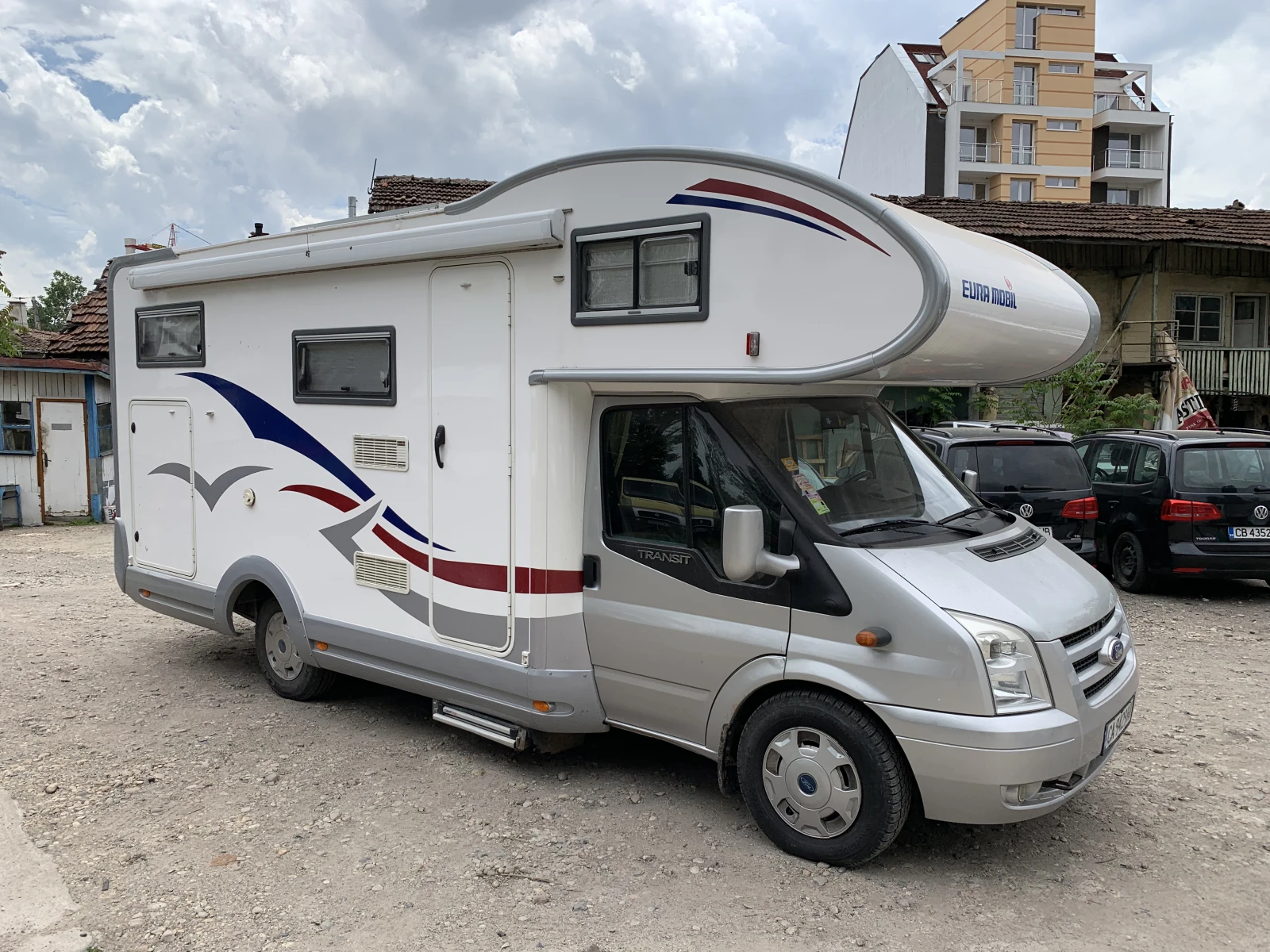 Кемпер Euramobil 660 HB, снимка 2 - Каравани и кемпери - 53944159