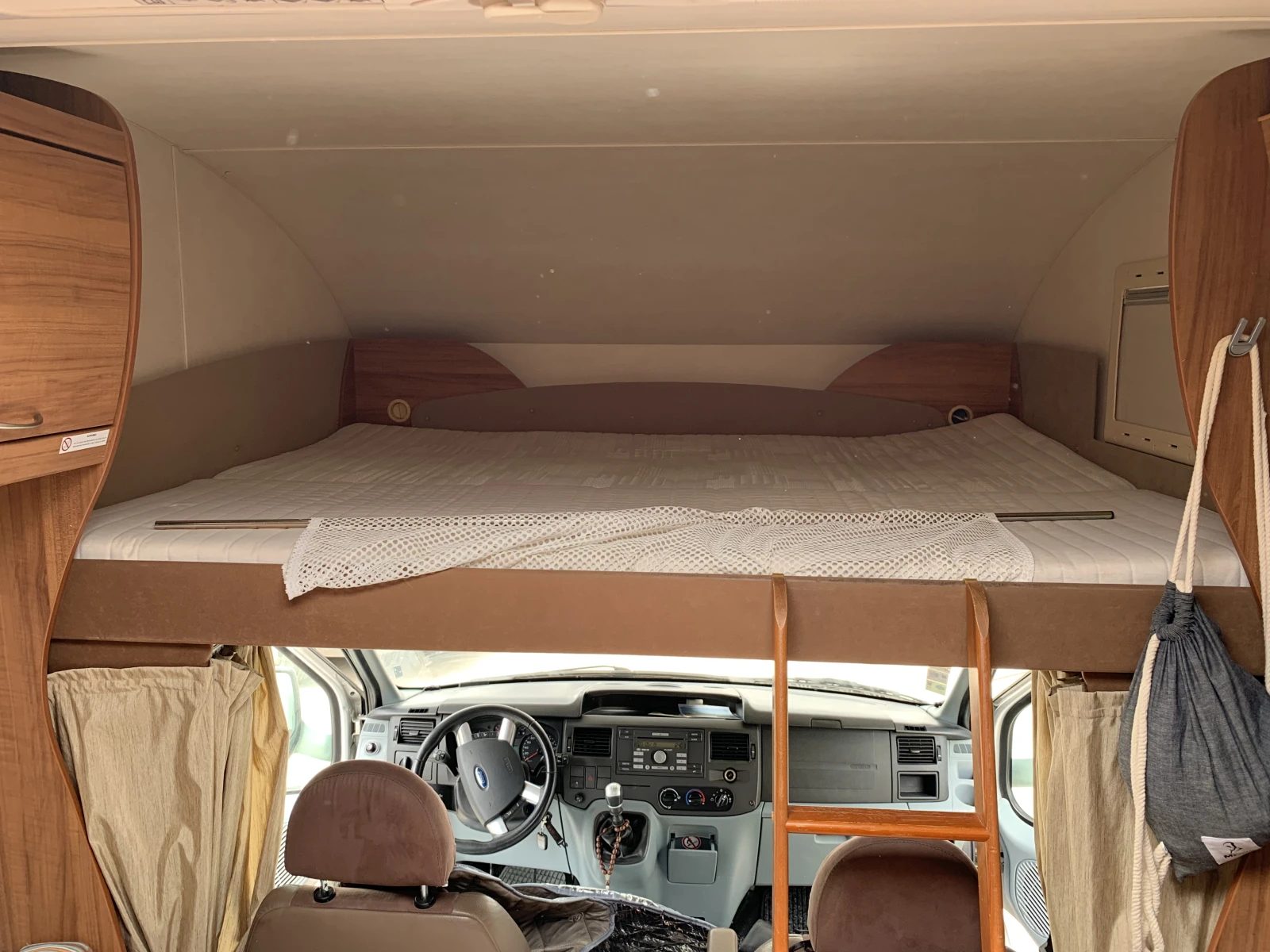 Кемпер Euramobil 660 HB, снимка 11 - Каравани и кемпери - 53944159