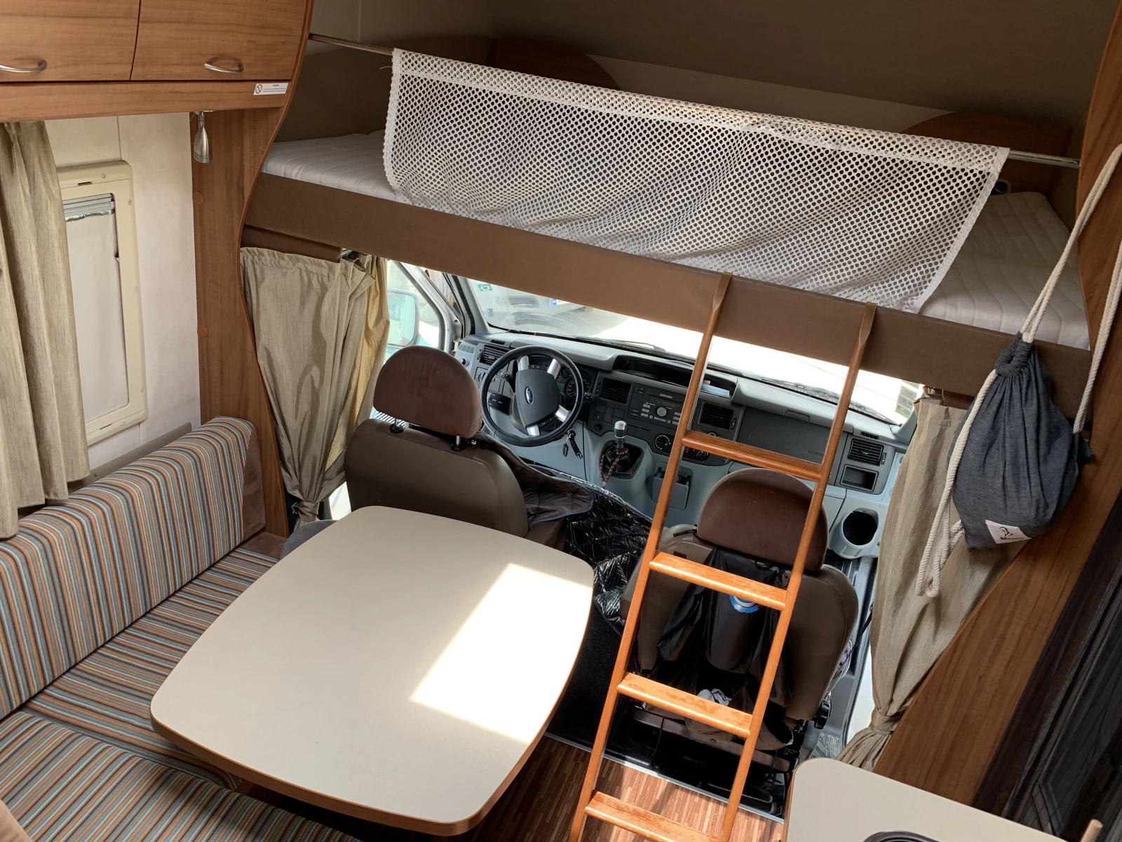 Кемпер Euramobil 660 HB, снимка 13 - Каравани и кемпери - 53944159