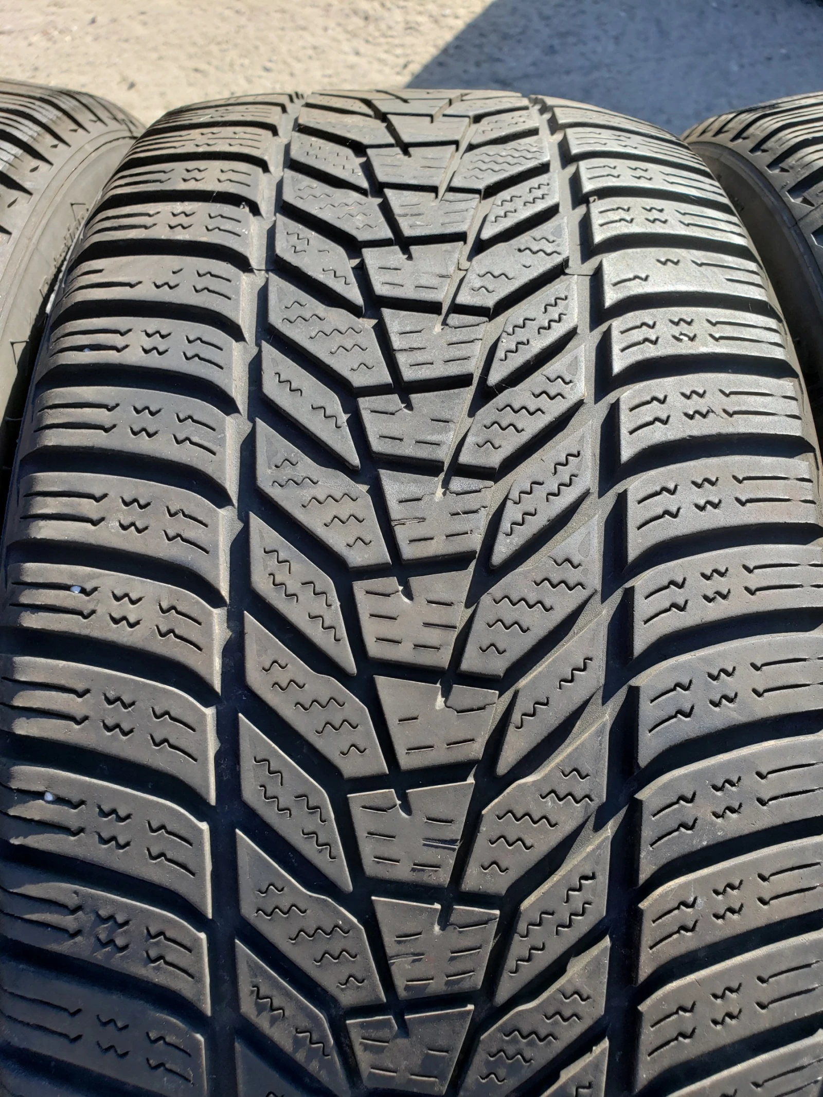 ���� 225/40R18 | Mobile.bg � ����������� 10