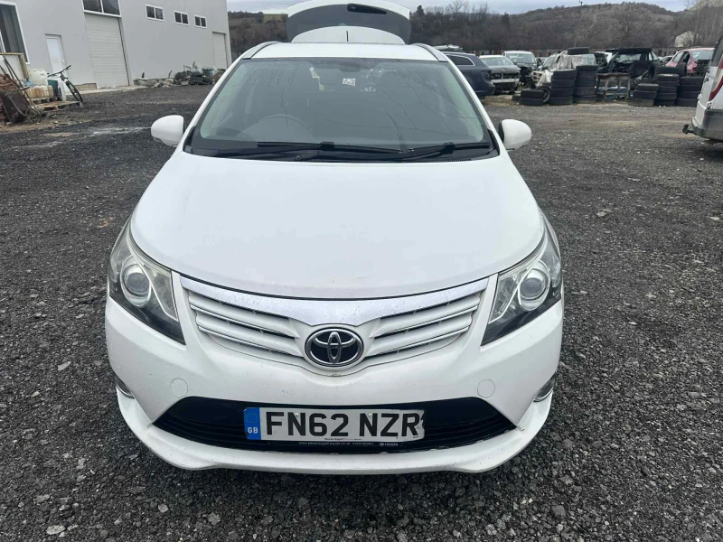 Toyota Avensis 2.0 124кс 2012г Facelift  Навигация, снимка 6 - Автомобили и джипове - 52982330
