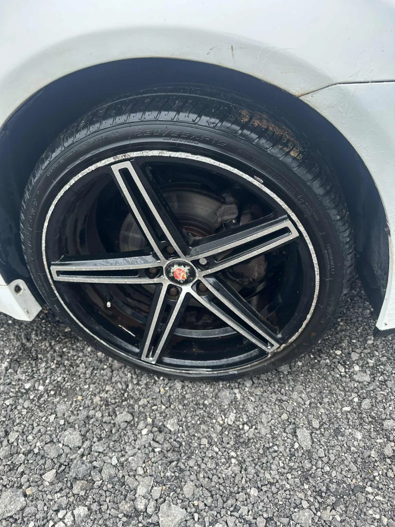 Toyota Avensis 2.0 124кс 2012г Facelift  Навигация, снимка 10 - Автомобили и джипове - 52982330