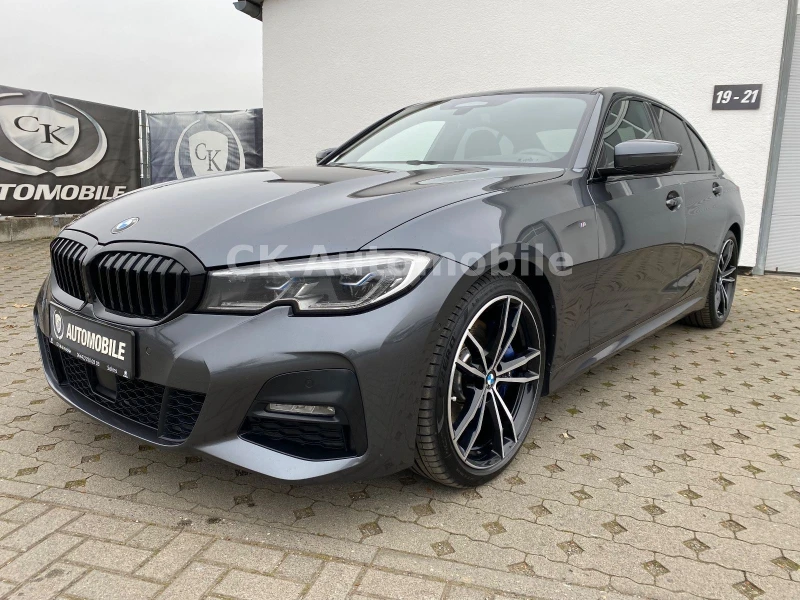 BMW 330 d x-Drive * M-Sport * Laser * HeadUp * 360 Камера, снимка 1 - Автомобили и джипове - 49261363