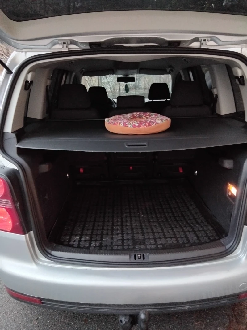 VW Touran, снимка 7 - Автомобили и джипове - 52379041