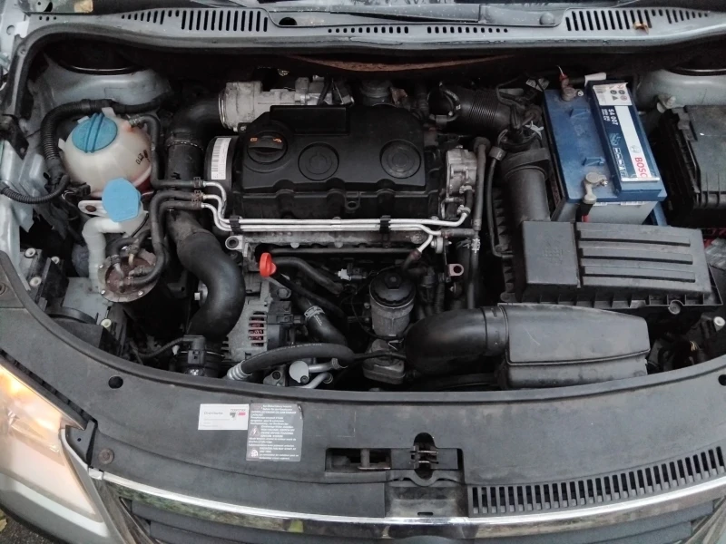 VW Touran, снимка 5 - Автомобили и джипове - 52379041