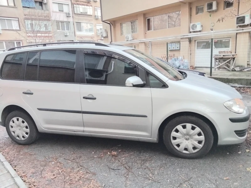 VW Touran, снимка 3 - Автомобили и джипове - 52379041