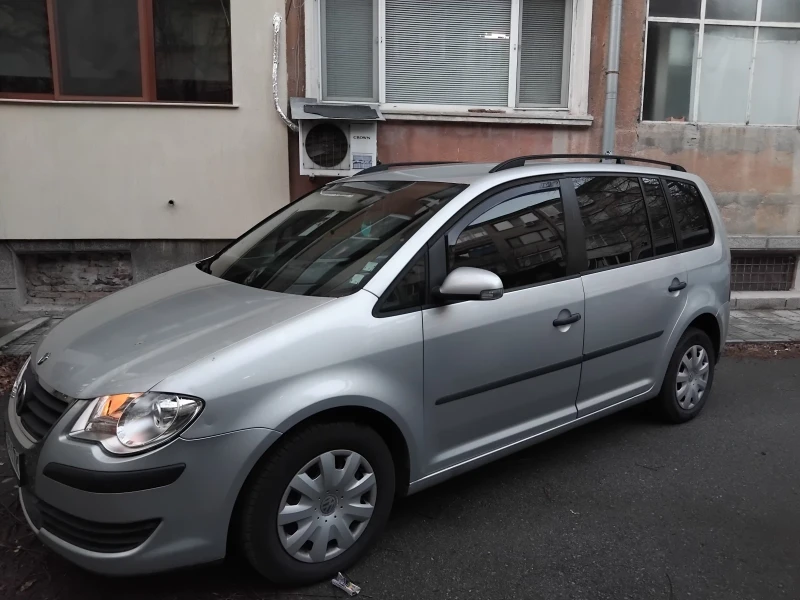 VW Touran, снимка 10 - Автомобили и джипове - 52379041