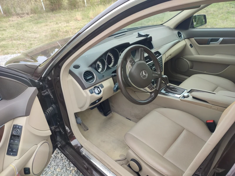 Mercedes-Benz C 180 1.8 CGI BlueEfficiency , снимка 5 - Автомобили и джипове - 52026193