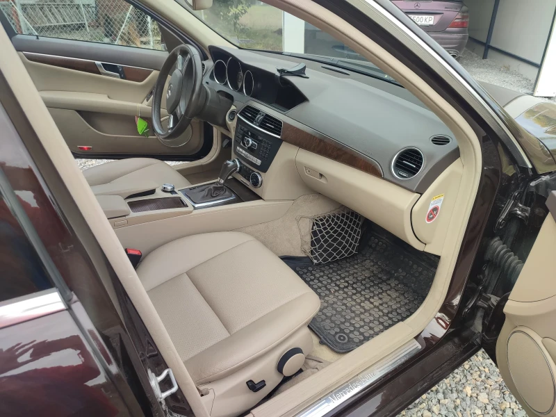 Mercedes-Benz C 180 1.8 CGI BlueEfficiency , снимка 7 - Автомобили и джипове - 52026193